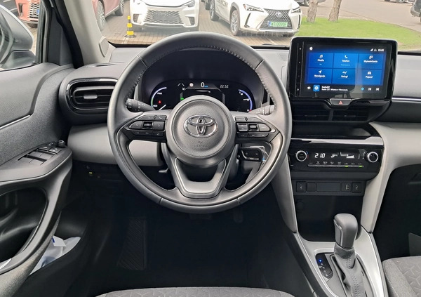 Toyota Yaris Cross cena 102900 przebieg: 52200, rok produkcji 2022 z Buk małe 22
